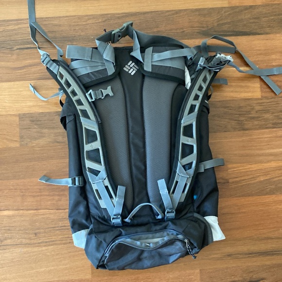 Columbia travel back pack - Picture 2 of 3